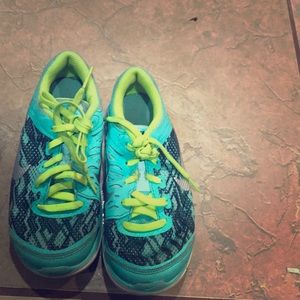 Nike tennis shoes size 3 girl